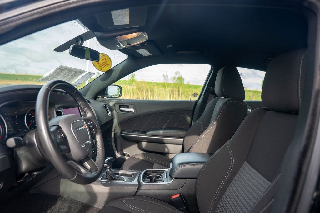Vehicle image 14 of 37