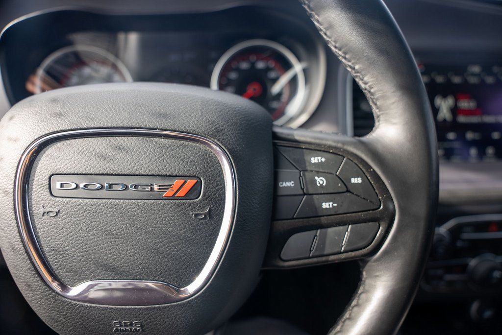 Vehicle image 21 of 37