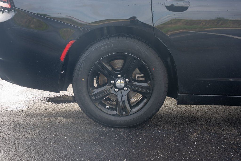 Vehicle image 10 of 37