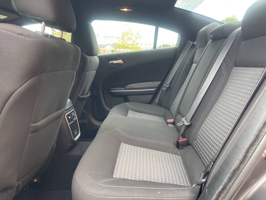 2023 Dodge Charger SXT Image 9 of 17