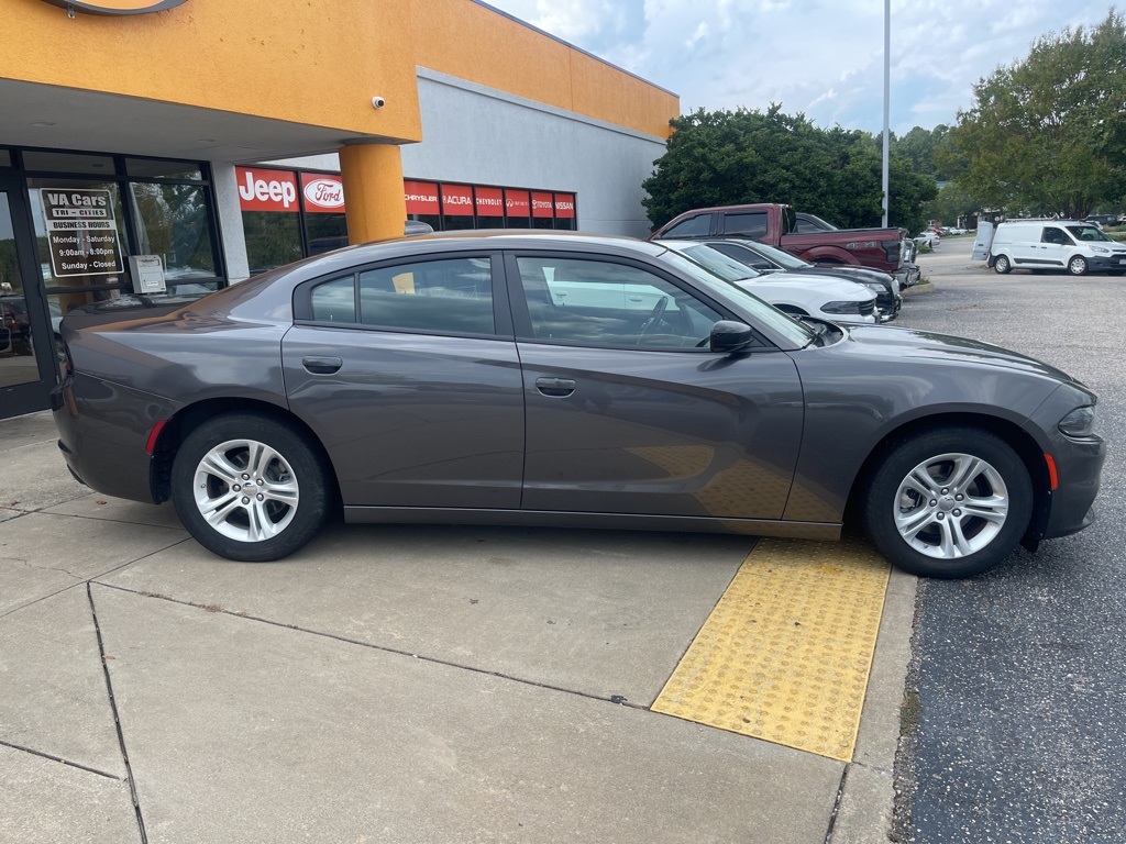 2023 Dodge Charger SXT Image 3 of 17