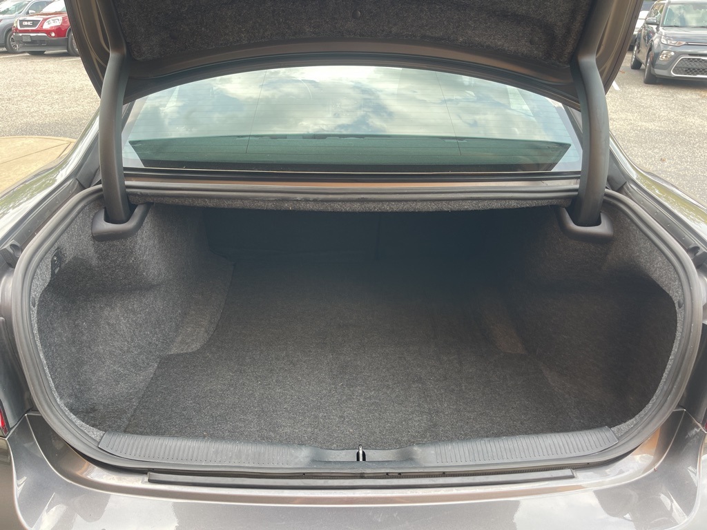 2023 Dodge Charger SXT Image 8 of 17