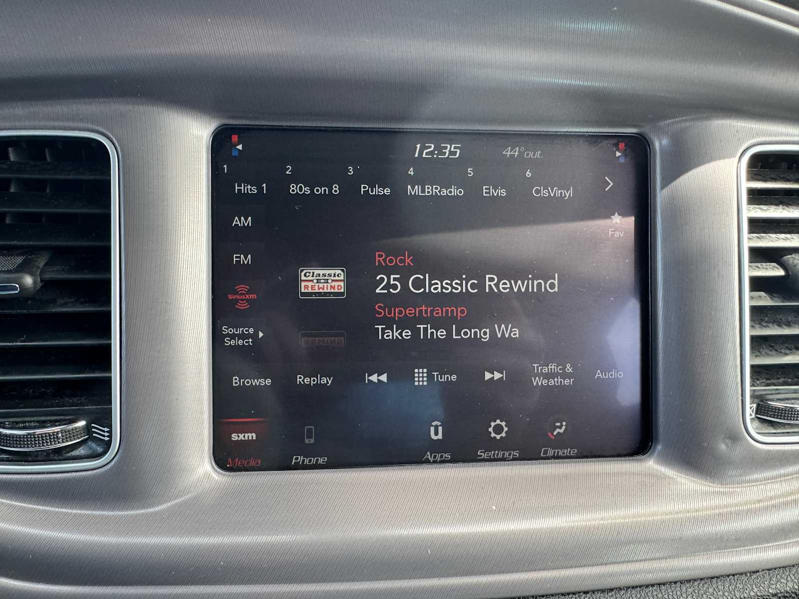 Vehicle image 22 of 26