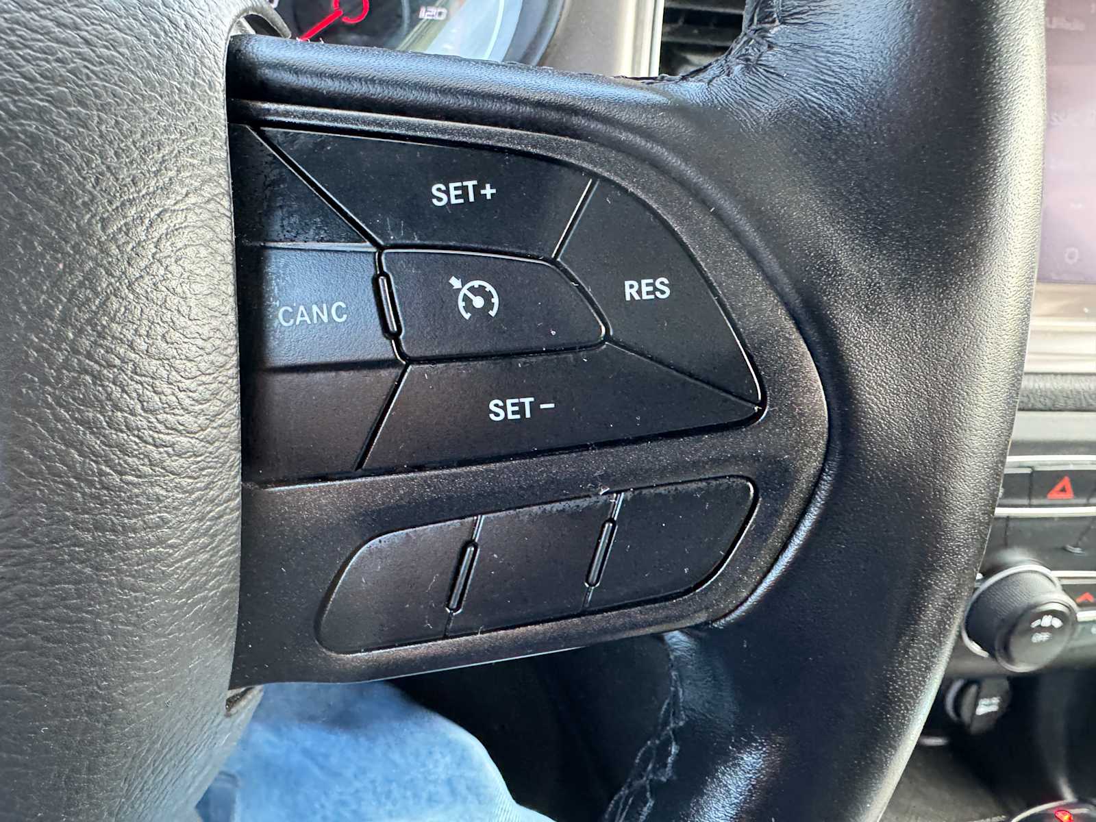 Vehicle image 21 of 26