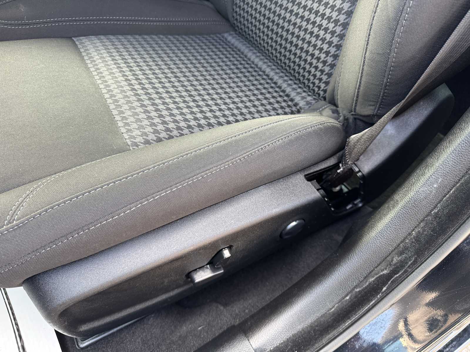 Vehicle image 13 of 26