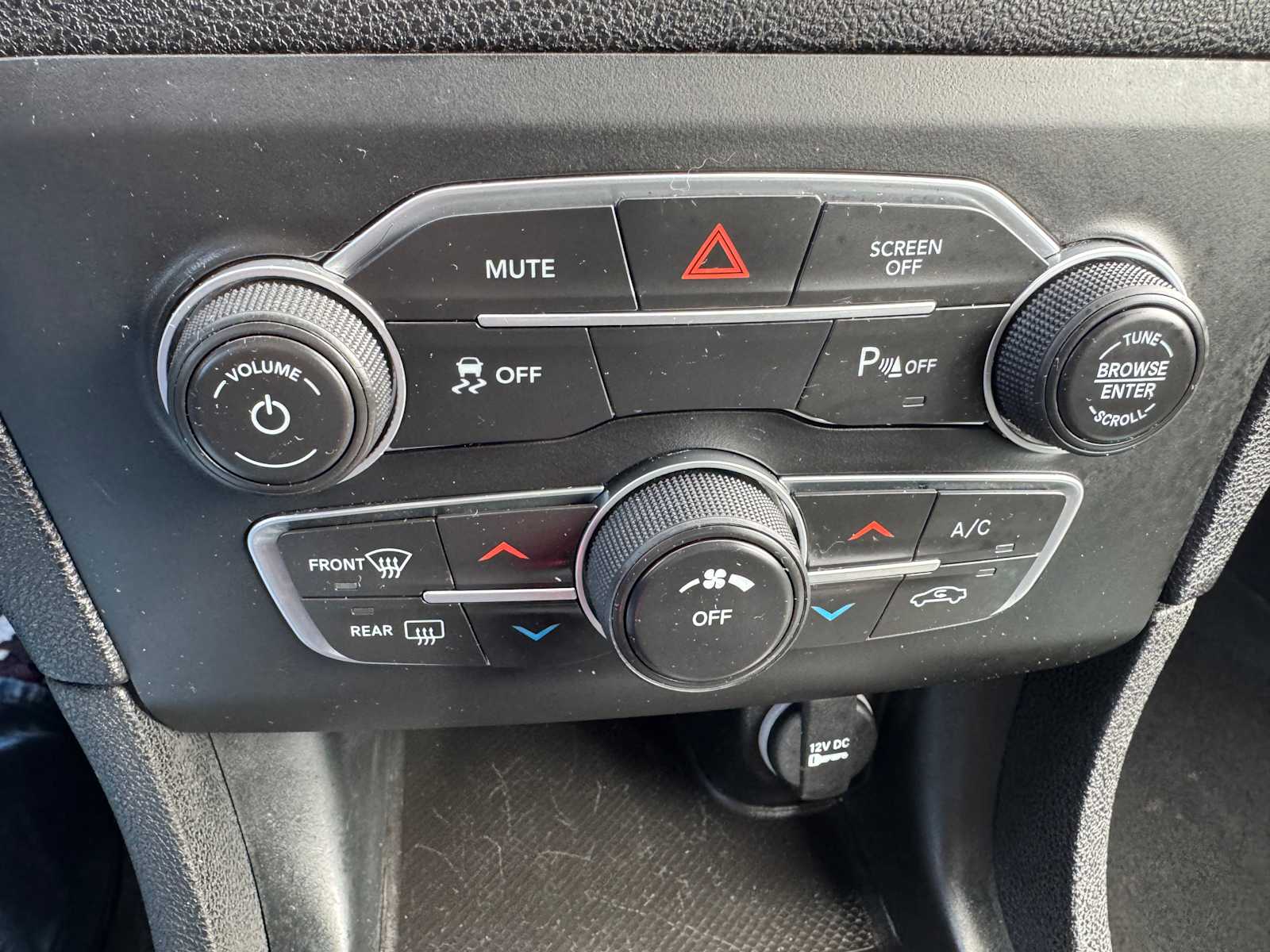 Vehicle image 23 of 26