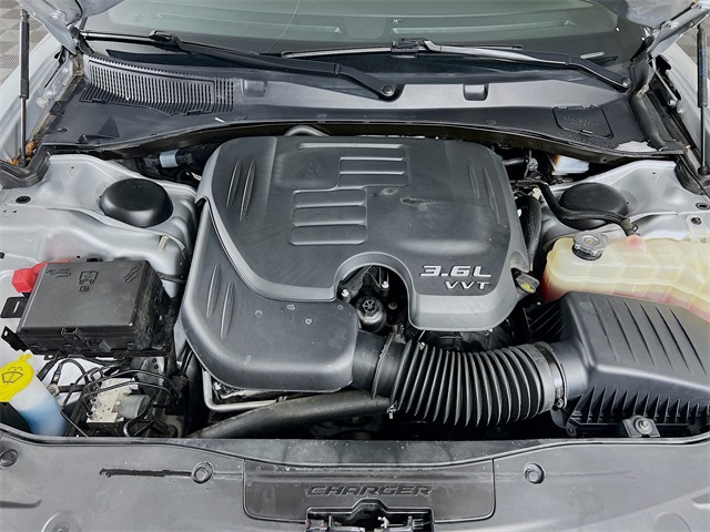 Vehicle image 27 of 41
