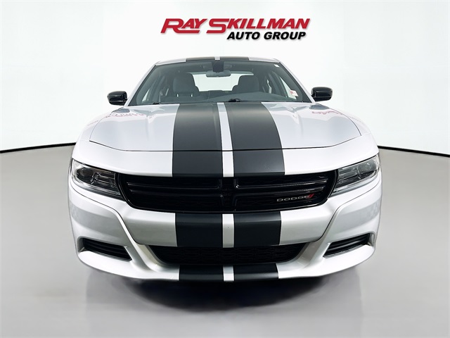 Vehicle image 2 of 41