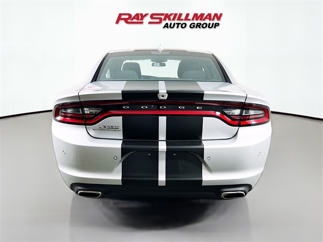 Vehicle image 6 of 41