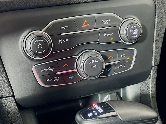 Vehicle image 19 of 41