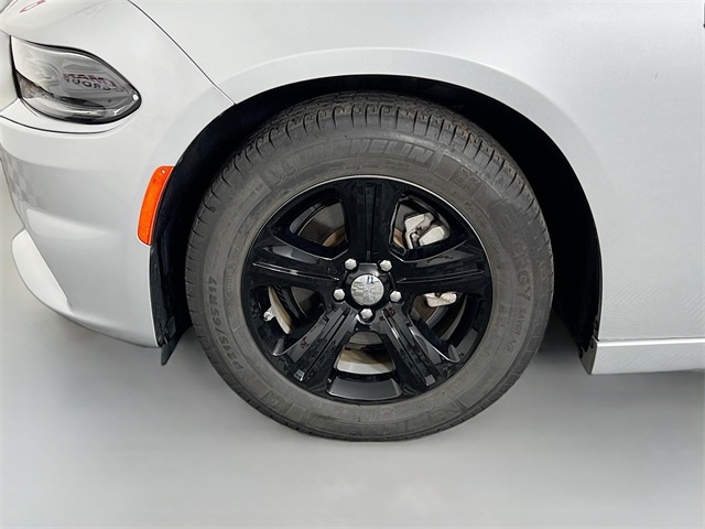Vehicle image 26 of 41
