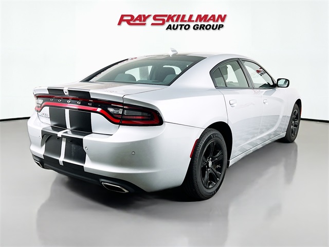 Vehicle image 5 of 41