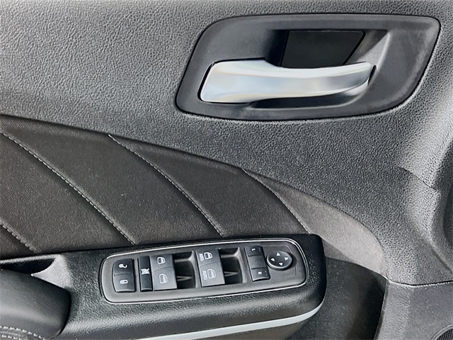 Vehicle image 9 of 41