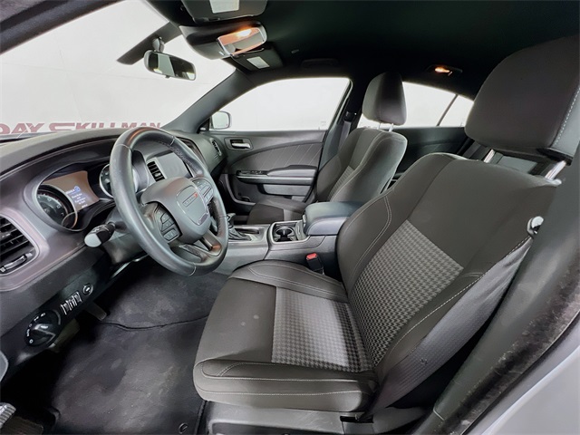 Vehicle image 10 of 41