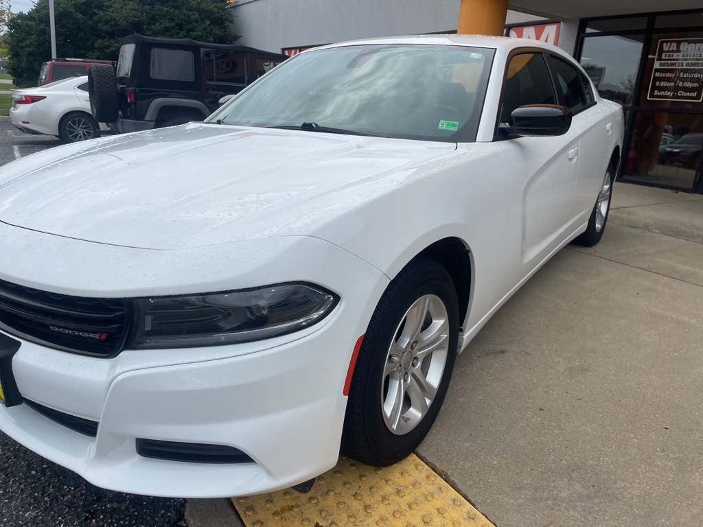 2023 Dodge Charger SXT Image 2 of 16