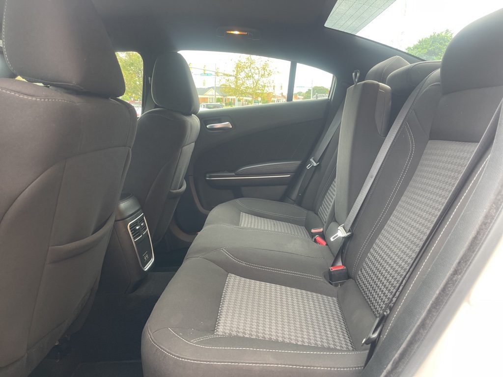 2023 Dodge Charger SXT Image 9 of 16