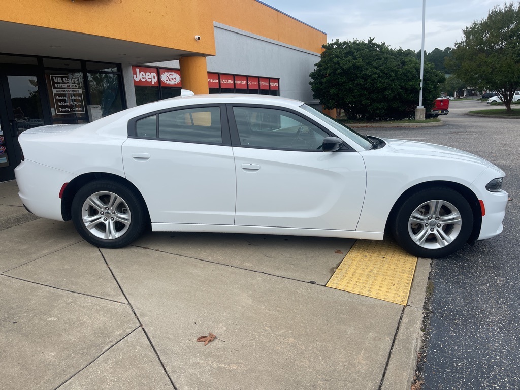 2023 Dodge Charger SXT Image 4 of 16
