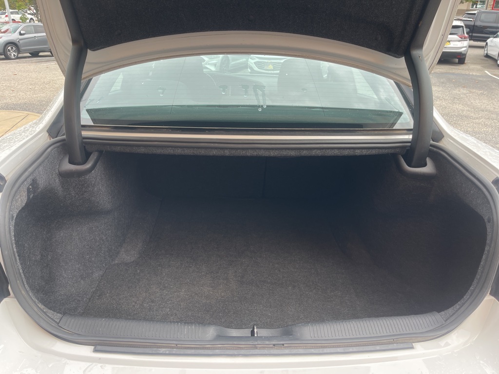 2023 Dodge Charger SXT Image 8 of 16