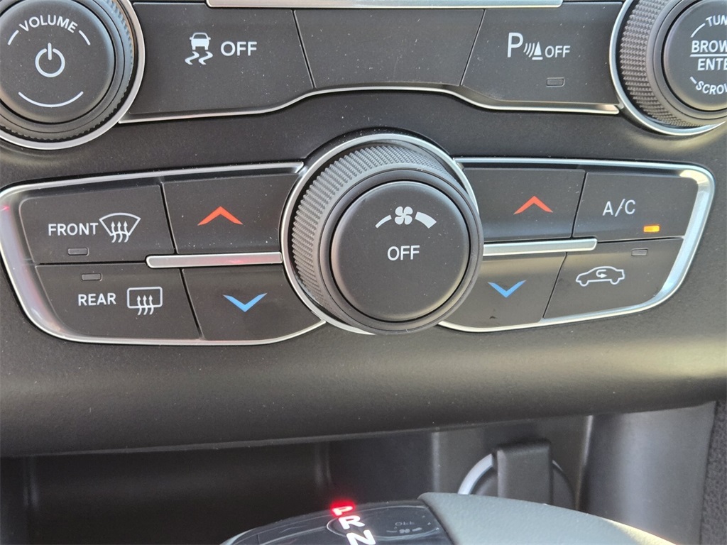 Vehicle image 15 of 16