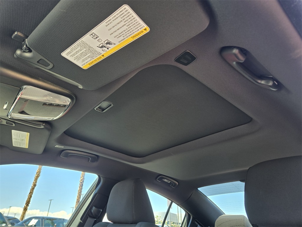 Vehicle image 8 of 16