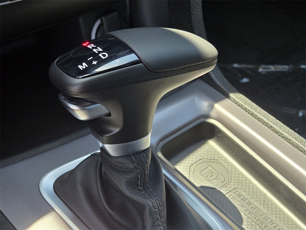 Vehicle image 16 of 16