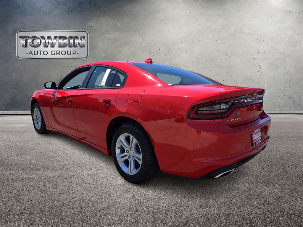 Vehicle image 4 of 16