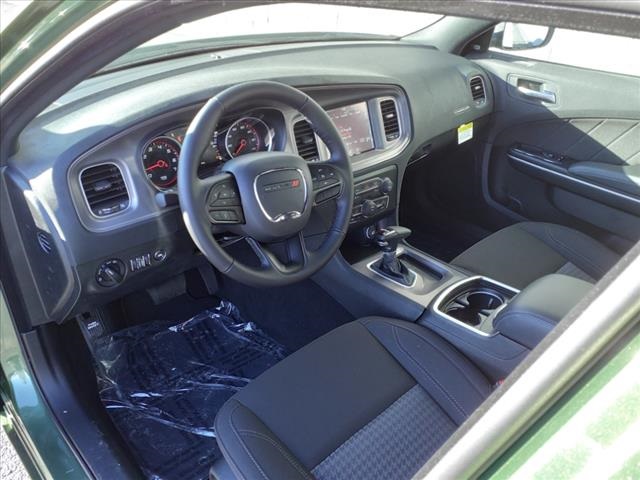 Vehicle image 9 of 19