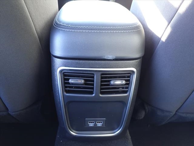 Vehicle image 13 of 19