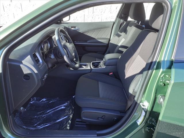 Vehicle image 10 of 19