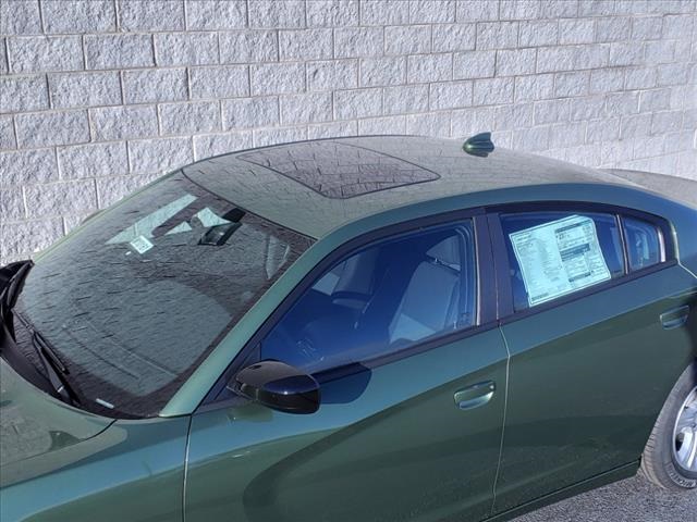 Vehicle image 7 of 19