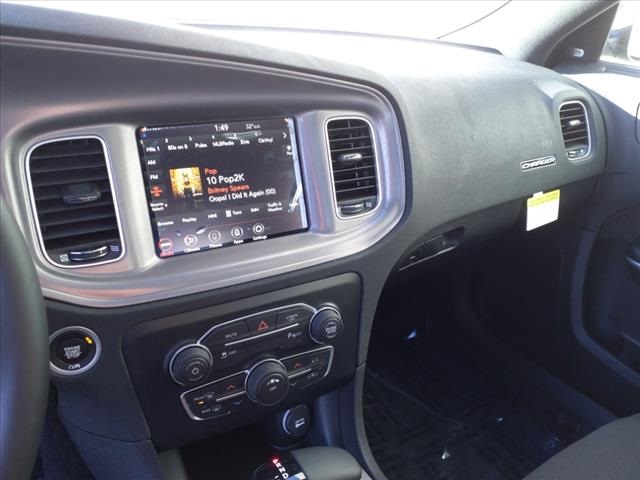 Vehicle image 18 of 19