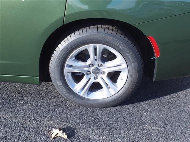 Vehicle image 6 of 19