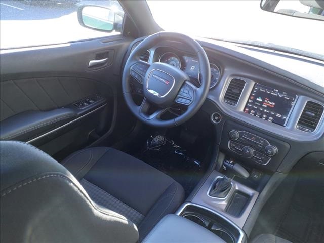 Vehicle image 15 of 19