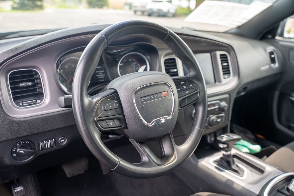 Vehicle image 19 of 42
