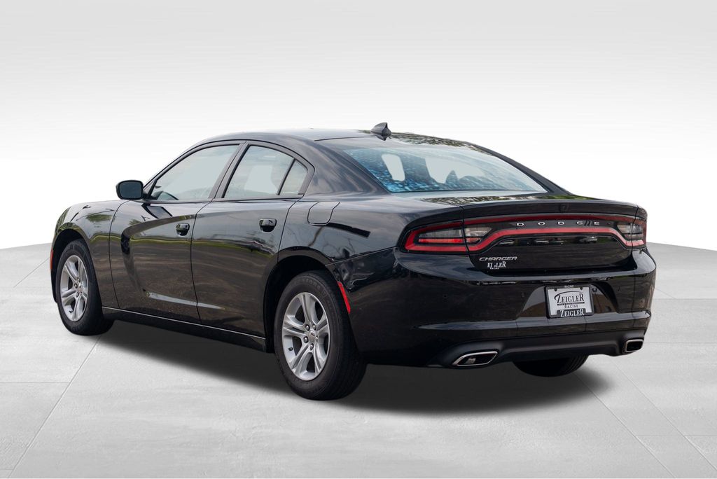 Vehicle image 8 of 42