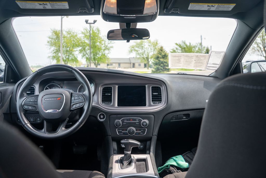 Vehicle image 16 of 42
