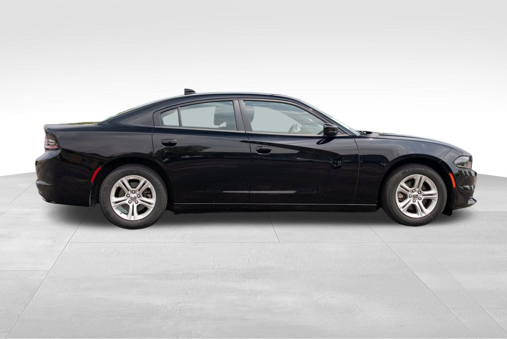 Vehicle image 5 of 42