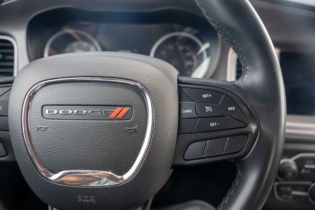 Vehicle image 23 of 42