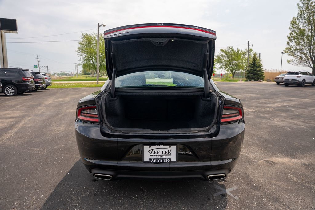 Vehicle image 11 of 42