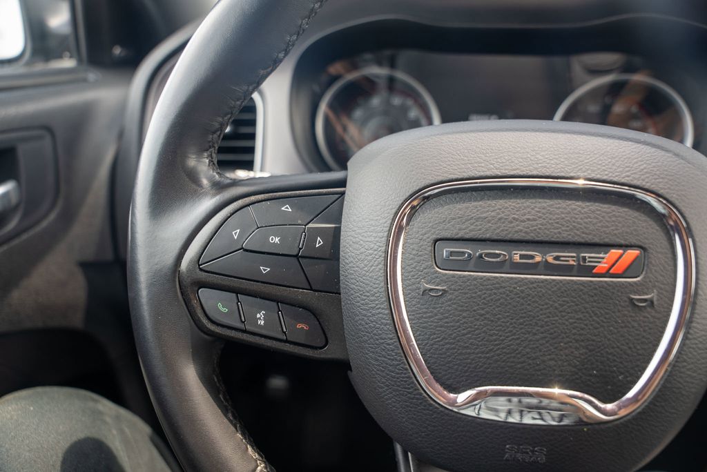 Vehicle image 22 of 42