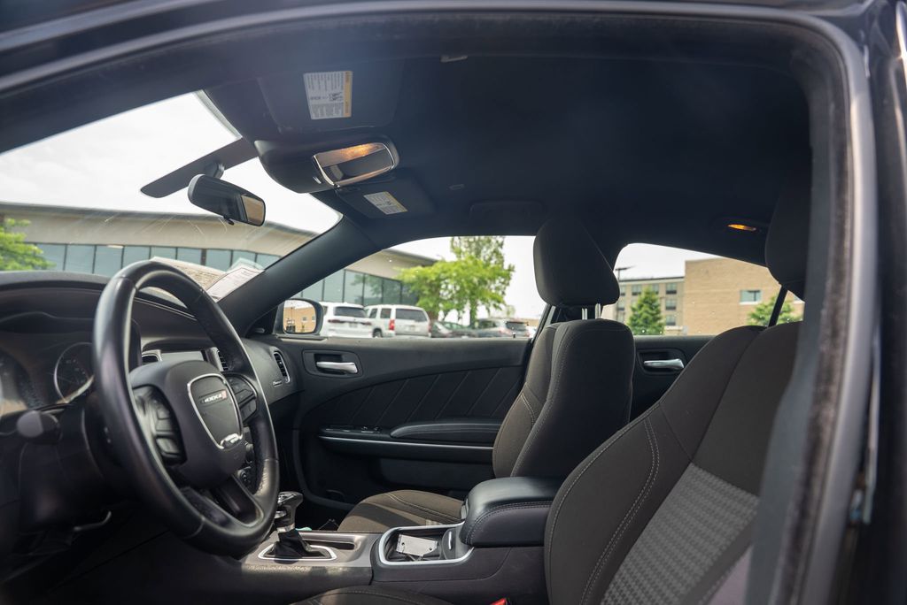 Vehicle image 20 of 42