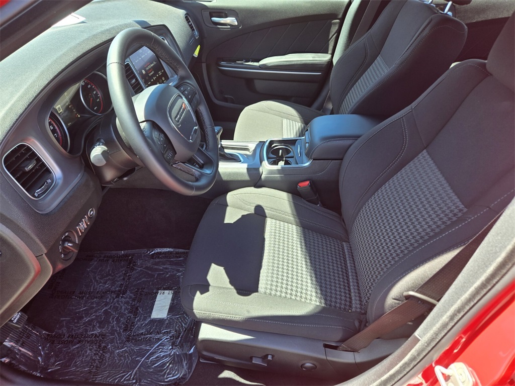 Vehicle image 7 of 16