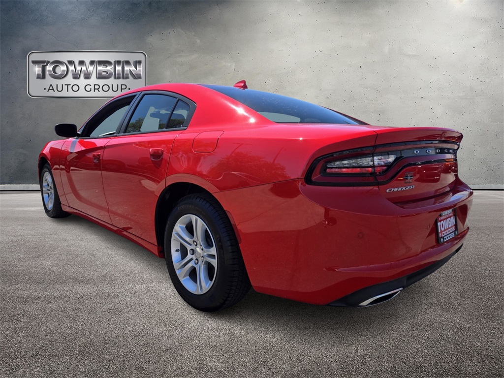 Vehicle image 4 of 16