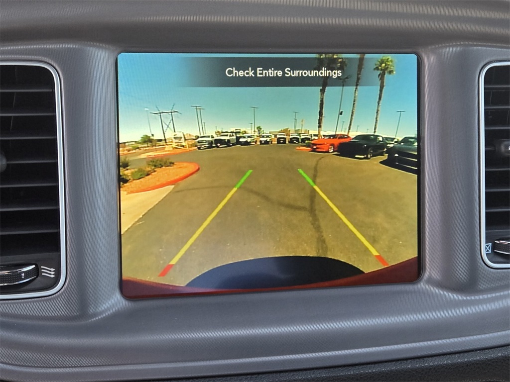 Vehicle image 14 of 16