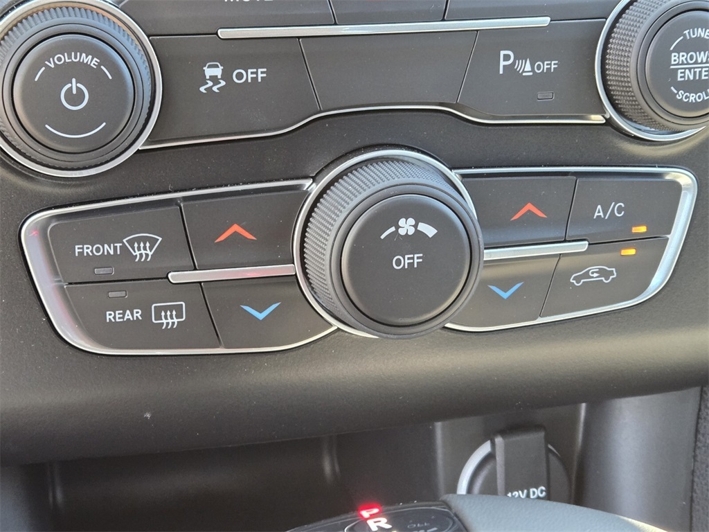 Vehicle image 15 of 16