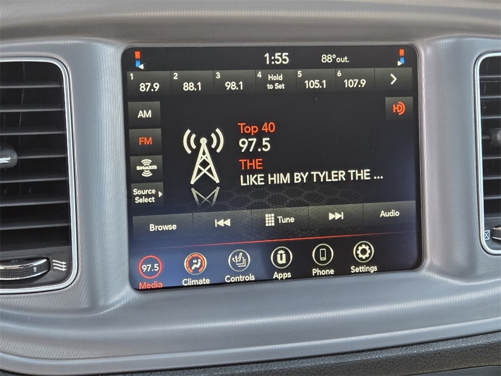 Vehicle image 13 of 16