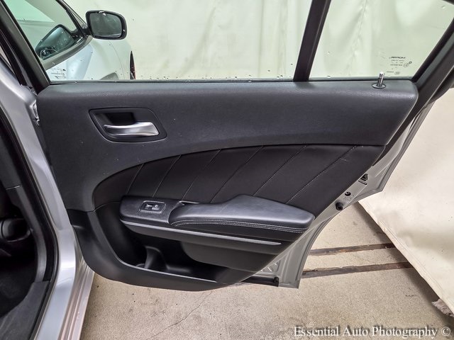 Vehicle image 26 of 30