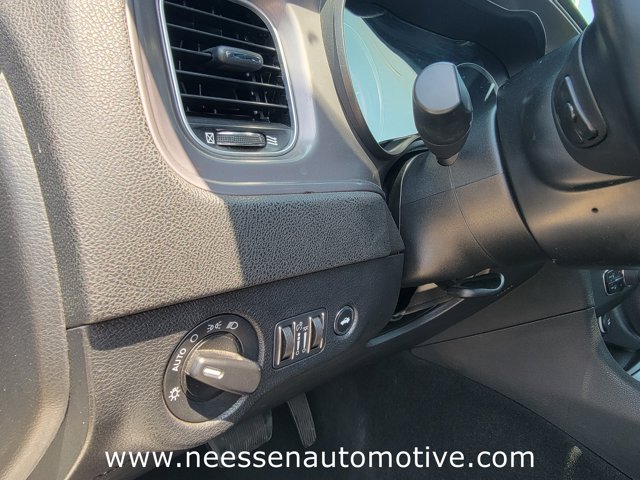 Vehicle image 16 of 33