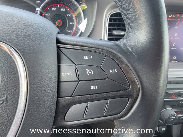 Vehicle image 19 of 33