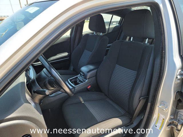 Vehicle image 13 of 33